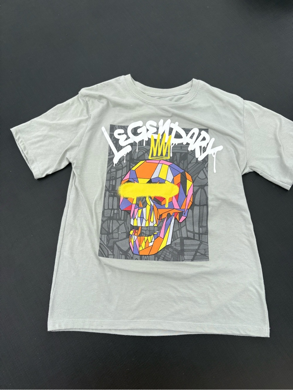 Legendary Kids' Short Sleeve Graphic Tee - Light Gray
